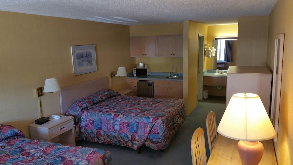 Victorian Inn photo 13