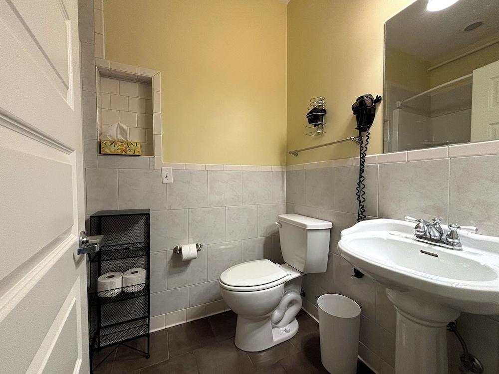 Grand Lux Inn photo 41