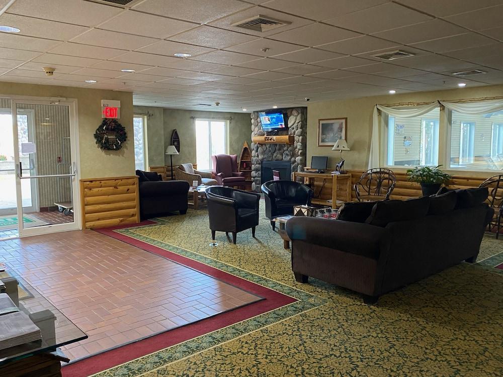 Hometown Inn photo 32
