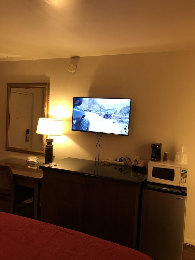 Canyonlands Motor Inn photo 12