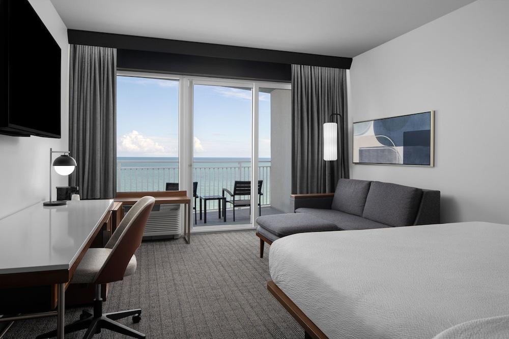 Courtyard by Marriott Myrtle Beach Oceanfront photo 11