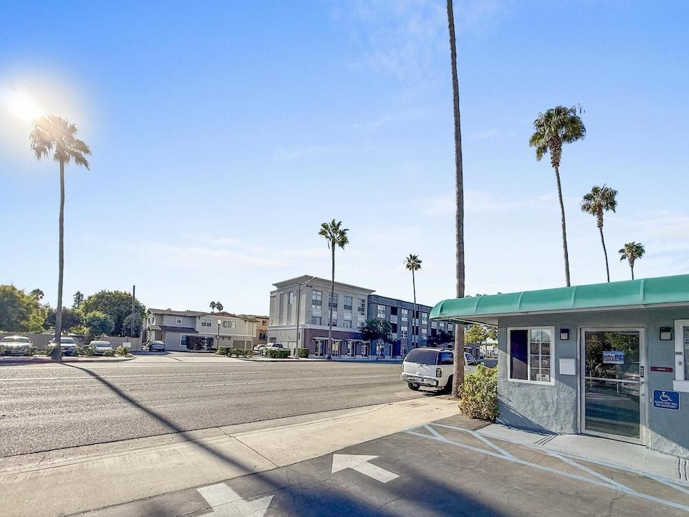 Super 7 Motel photo 1