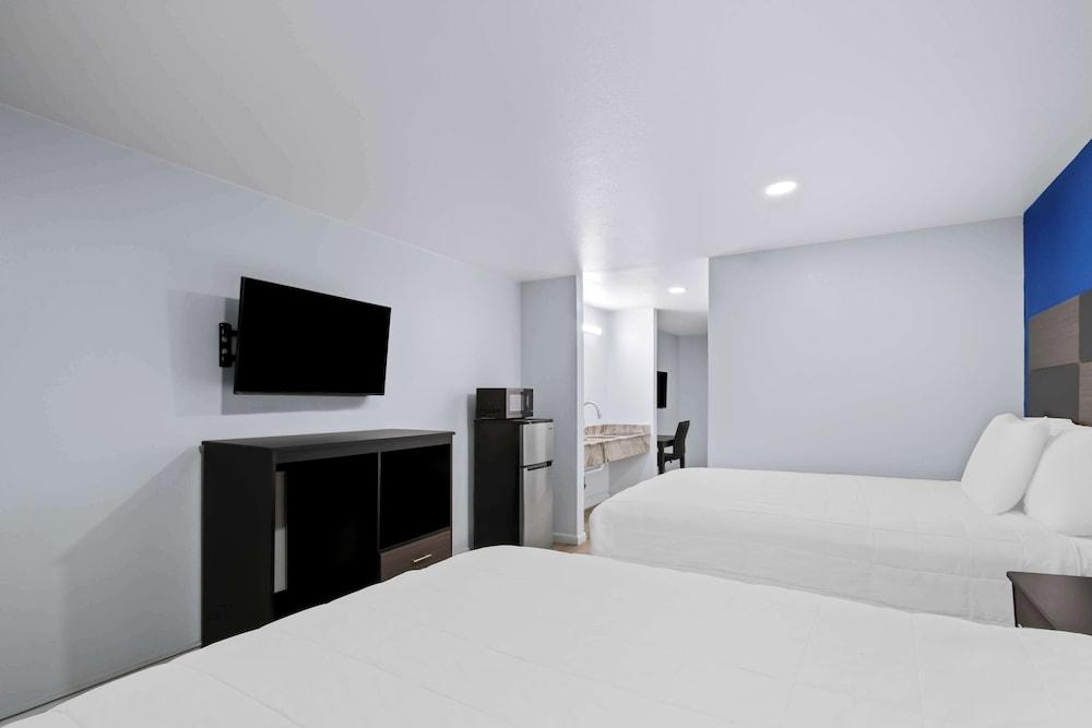 Americas Best Value Inn Gonzales photo 19