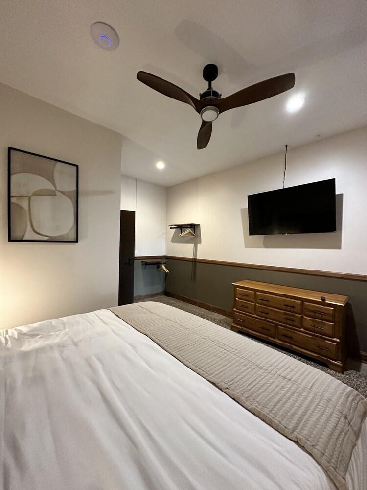 The Lodge Luxury Suites photo 39