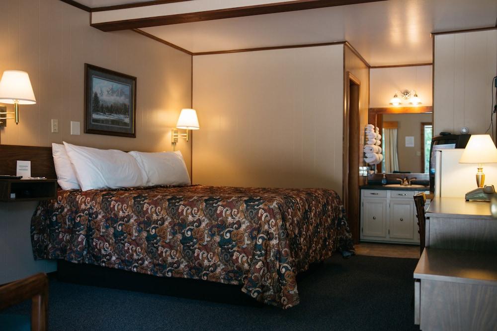 Marina Motel photo 4