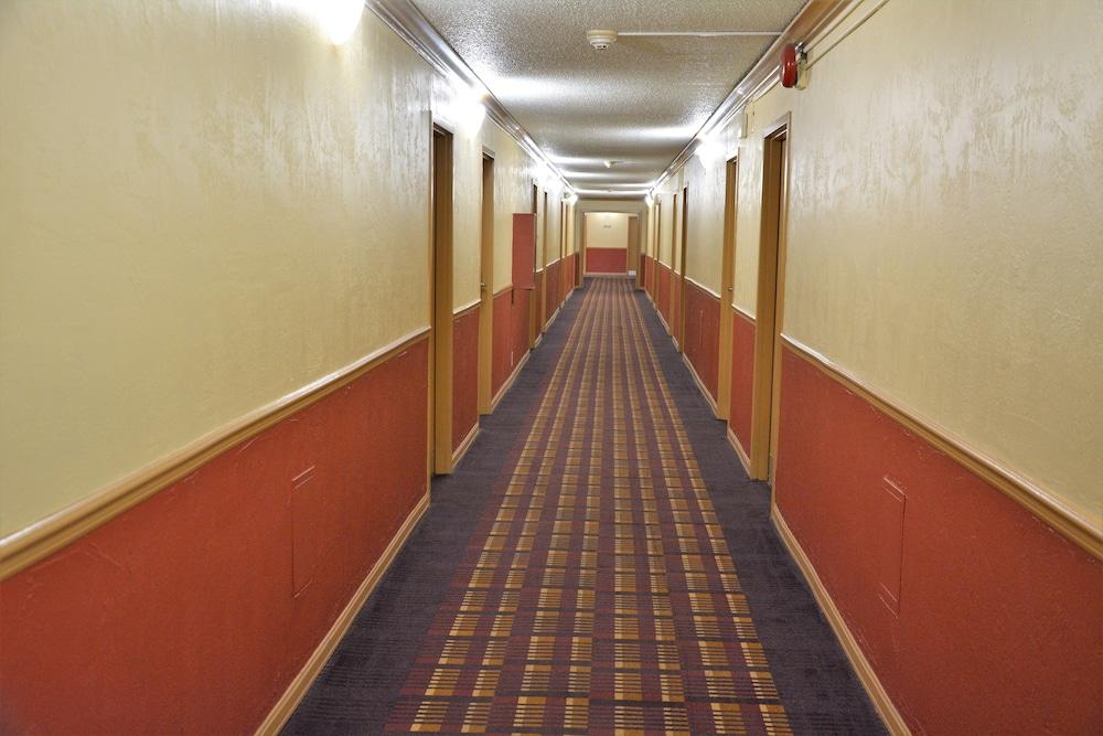 Columbus Grand Hotel & Banquet Center photo 30