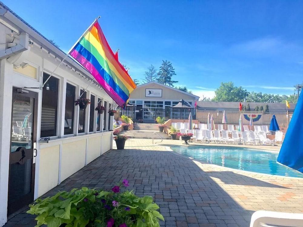The Raven Resort photo 17