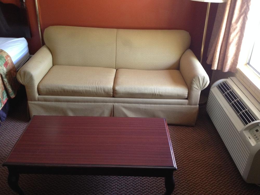 Travelowe's Motel photo 5