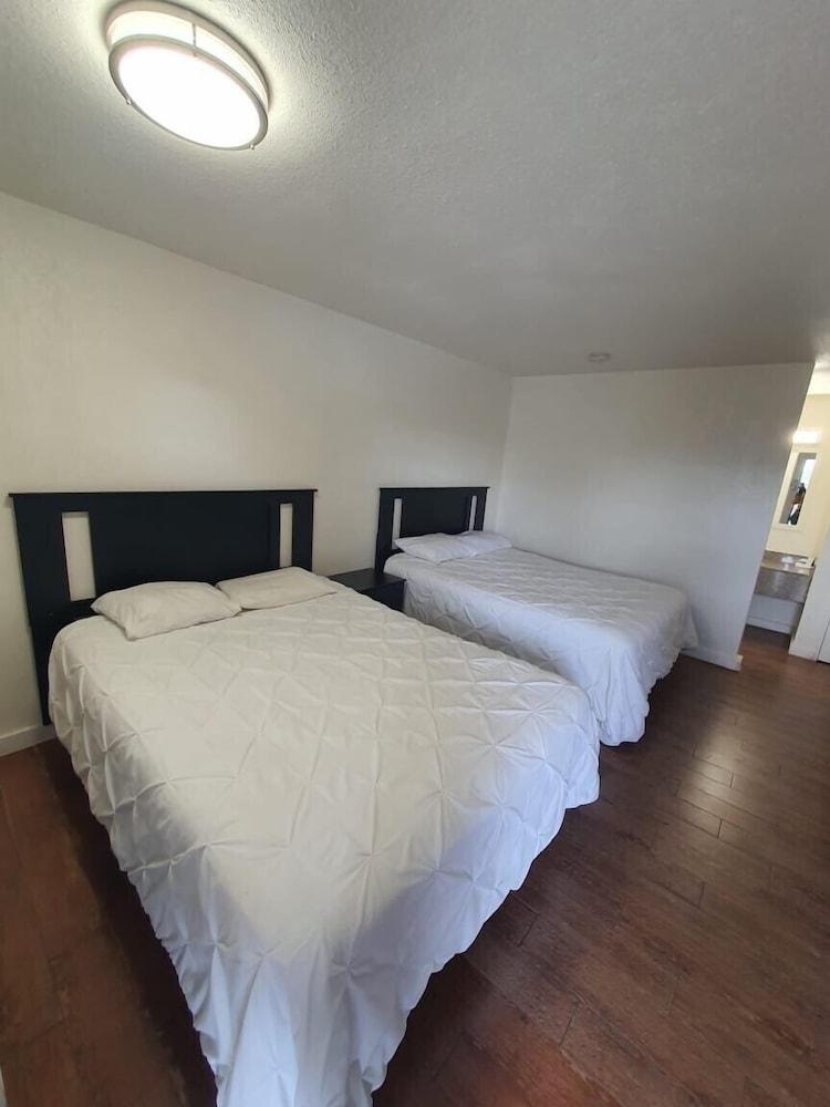 Ocotillo Apartments & Hotel photo 9