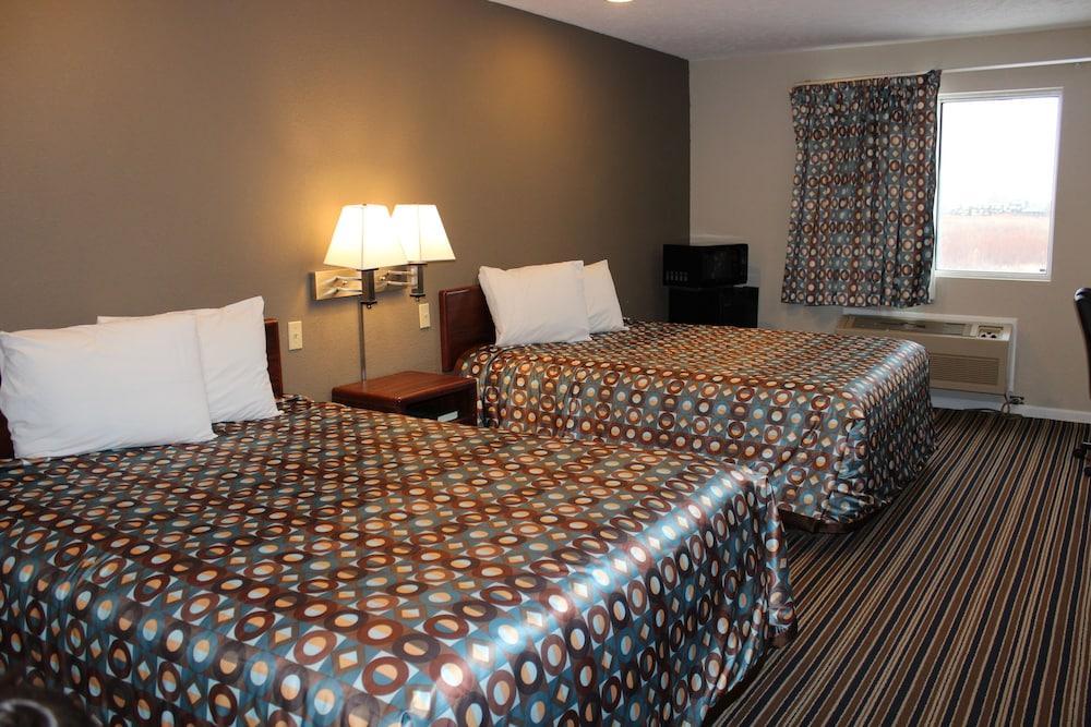Super 8 by Wyndham Missouri Valley photo 27