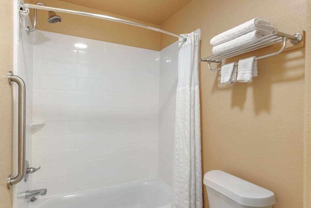 Best Western Windwood Inn & Suites photo 15