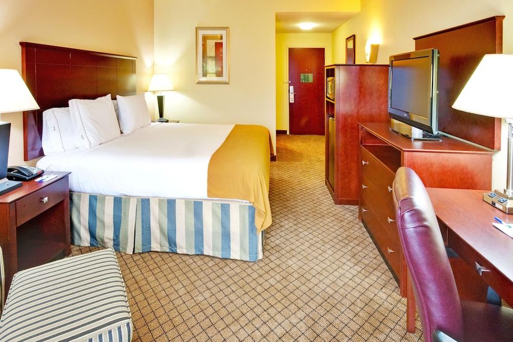 Holiday Inn Express & Suites Millington by IHG photo 9