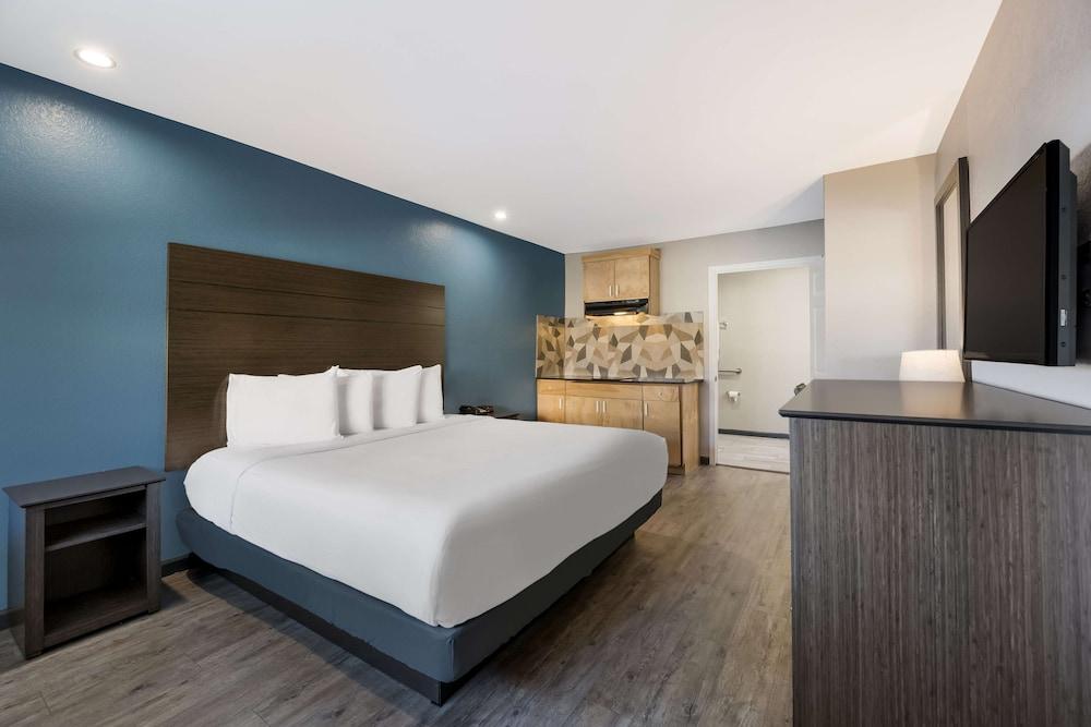 SureStay Hotel by Best Western Spring North Houston photo 9
