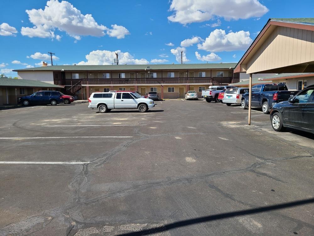 Encore Motel photo 51