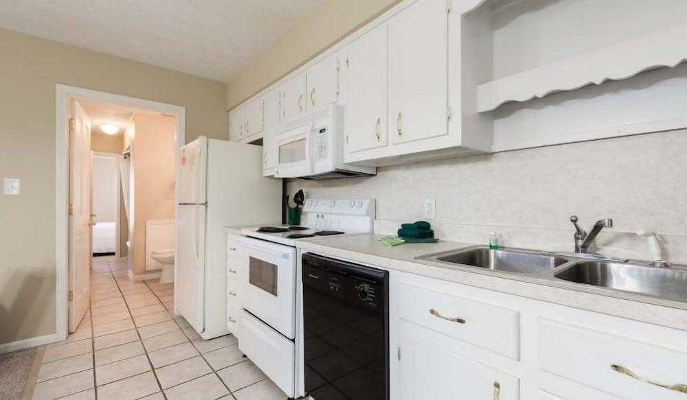 Country Club Villas photo 27