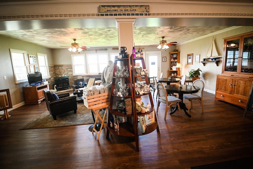 The Lakehouse Inn photo 31