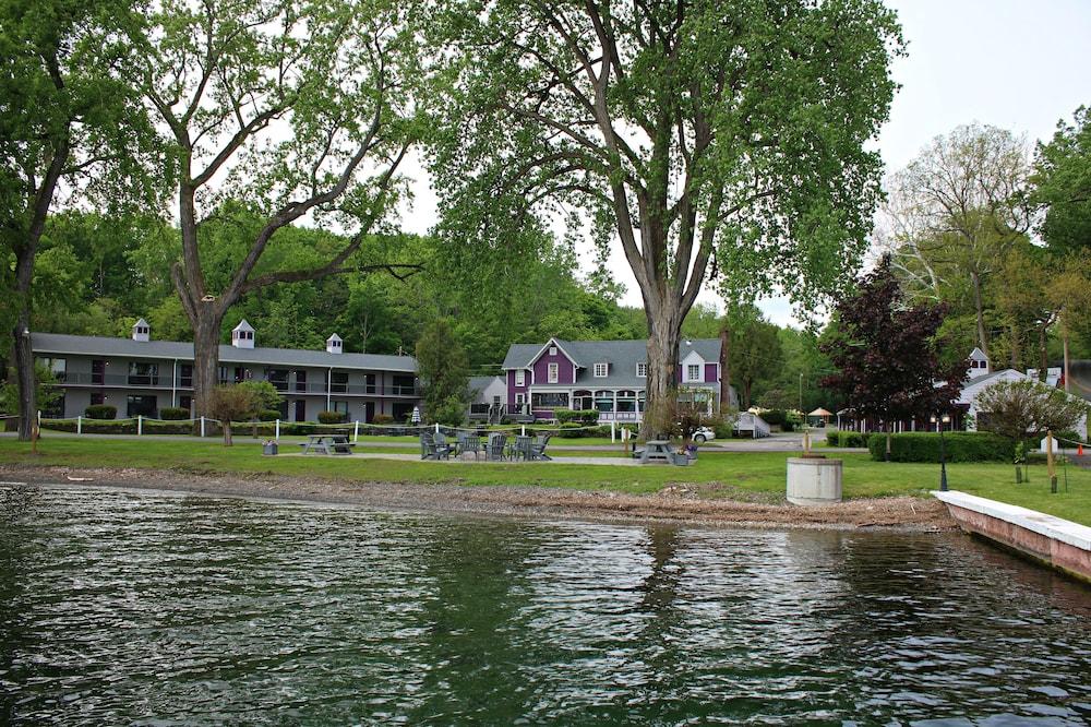 Plum Point Lodge photo 23