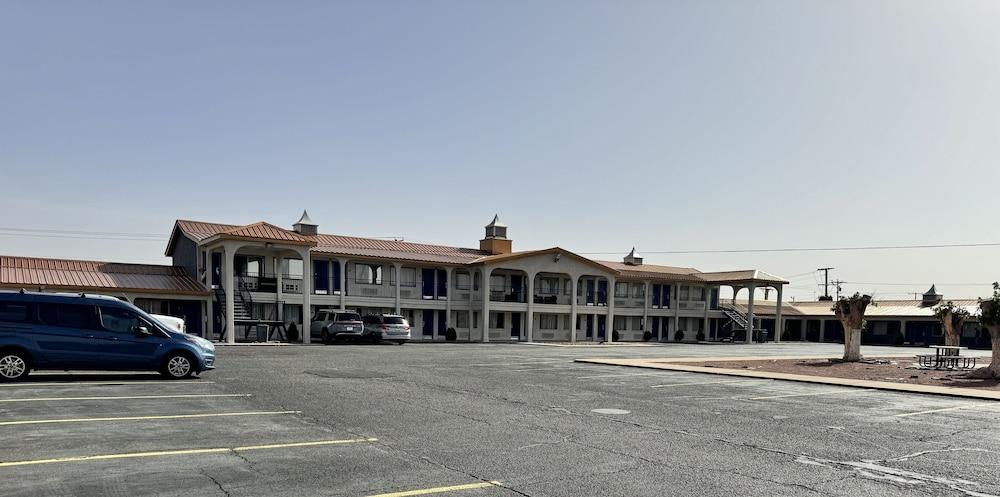 Days Inn by Wyndham Van Horn TX photo 29