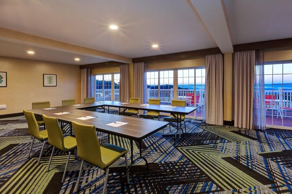 Holiday Inn Express & Suites Petoskey by IHG photo 27