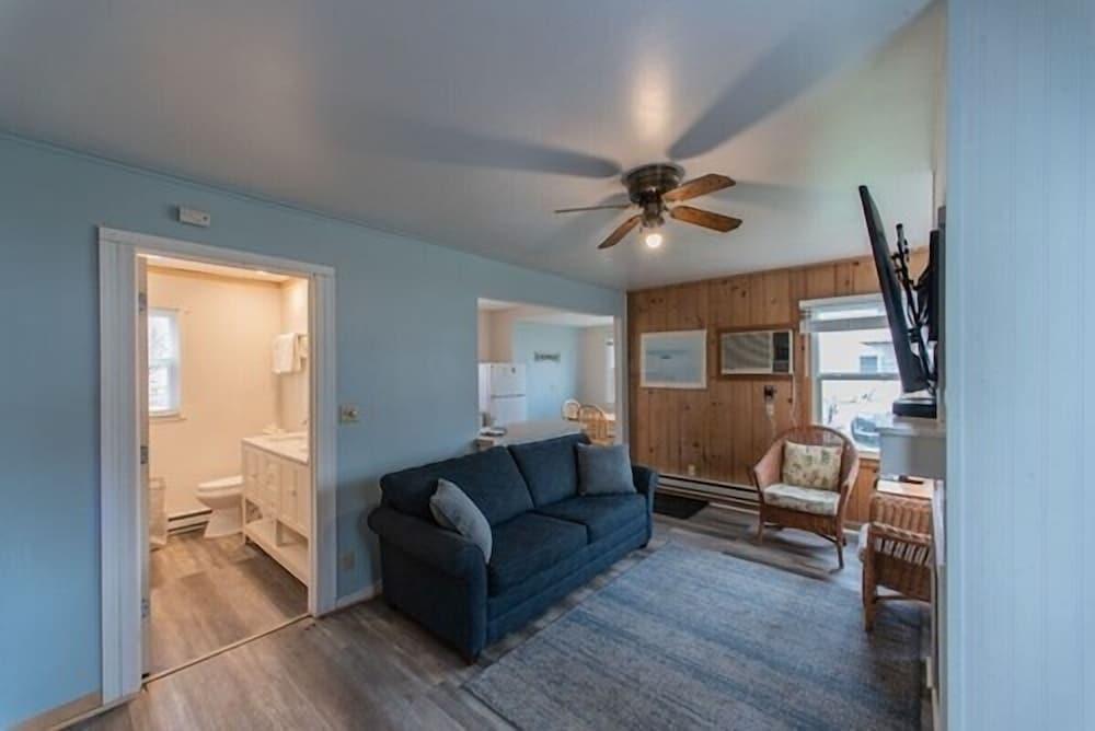 Edgewater Resort photo 80