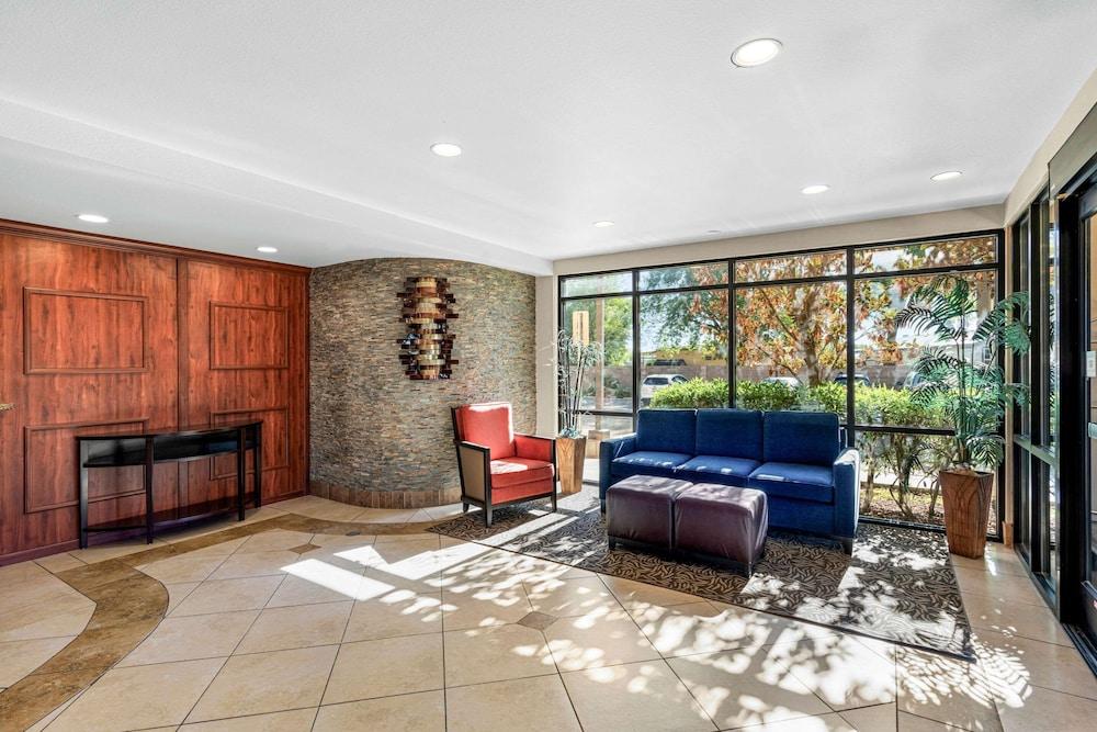 Comfort Suites Vacaville-Napa Valley Area photo 4
