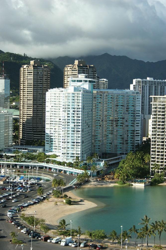 Waikiki Marina Resort at the Ilikai photo 35