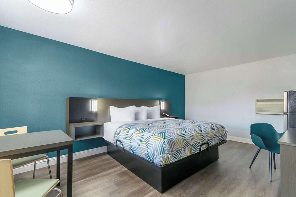 Studio 6 Suites Madera, California - Yosemite photo 8