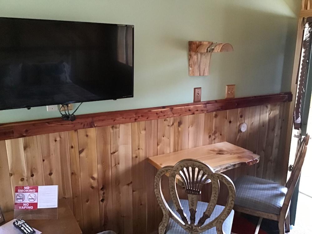 The Halfway House Motel photo 9