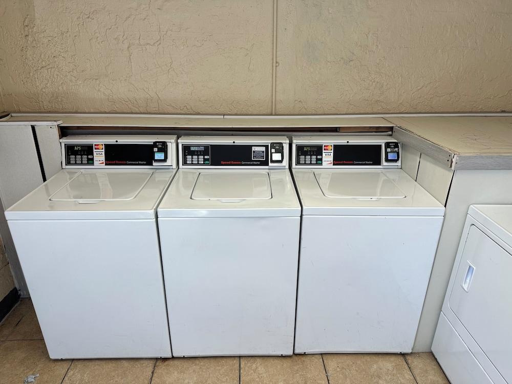 Travelodge by Wyndham Orlando / Heart of International Drive photo 10