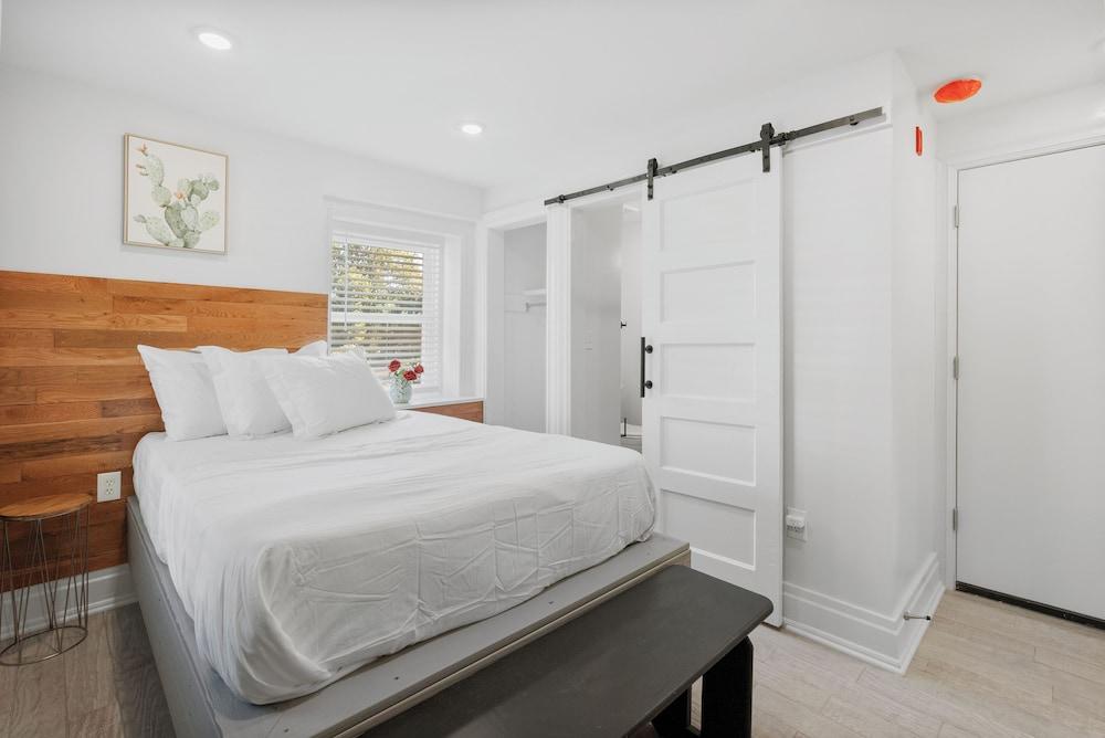 Extended Stay Comfy Suites LL photo 2