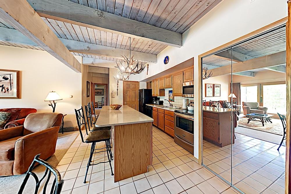 The Timberline Condominiums photo 59