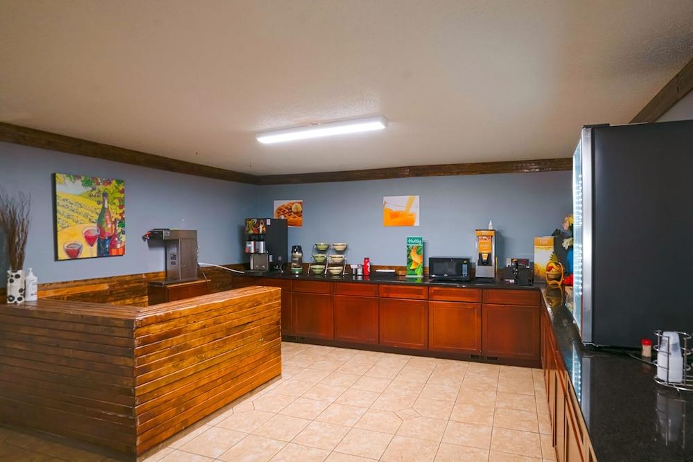 OYO Hotel Redwood Falls near Jackpot Casino photo 42