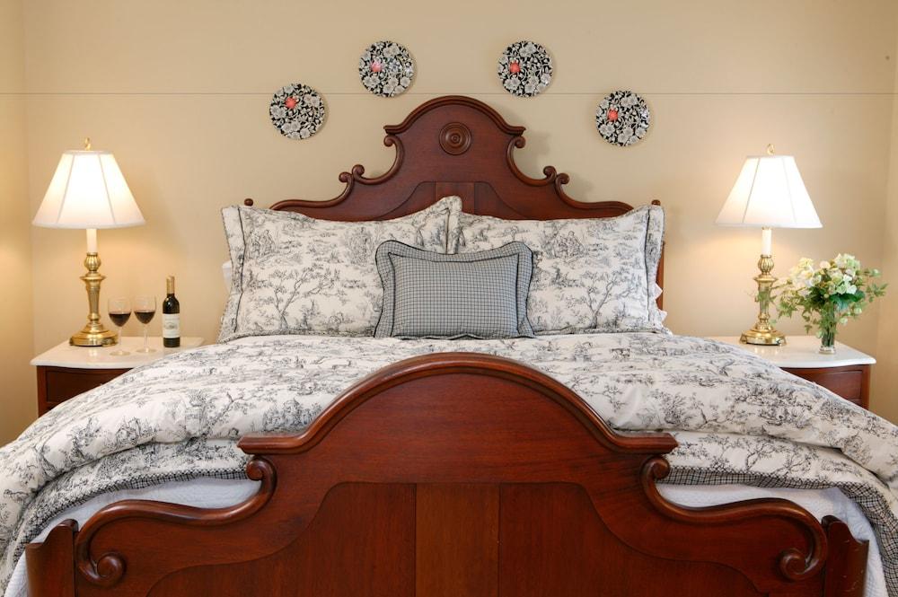 Lambertville House photo 8