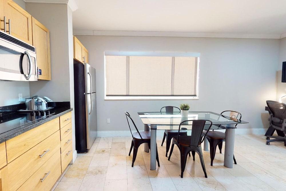 Nuvo Suites Hotel photo 42