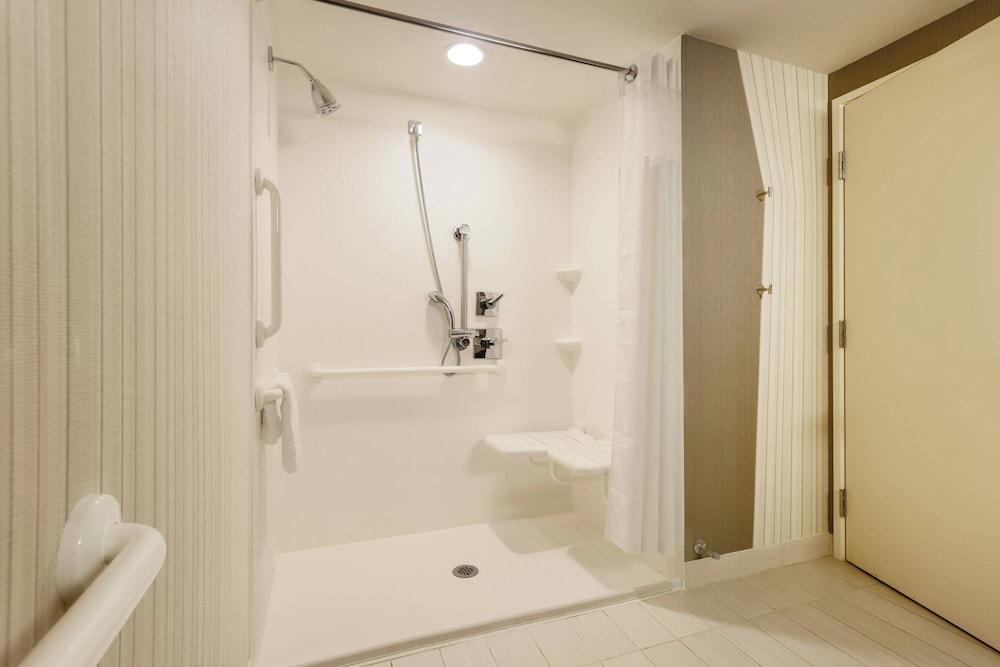 Courtyard by Marriott Dallas Midlothian-Midlothian Conf Ctr photo 16