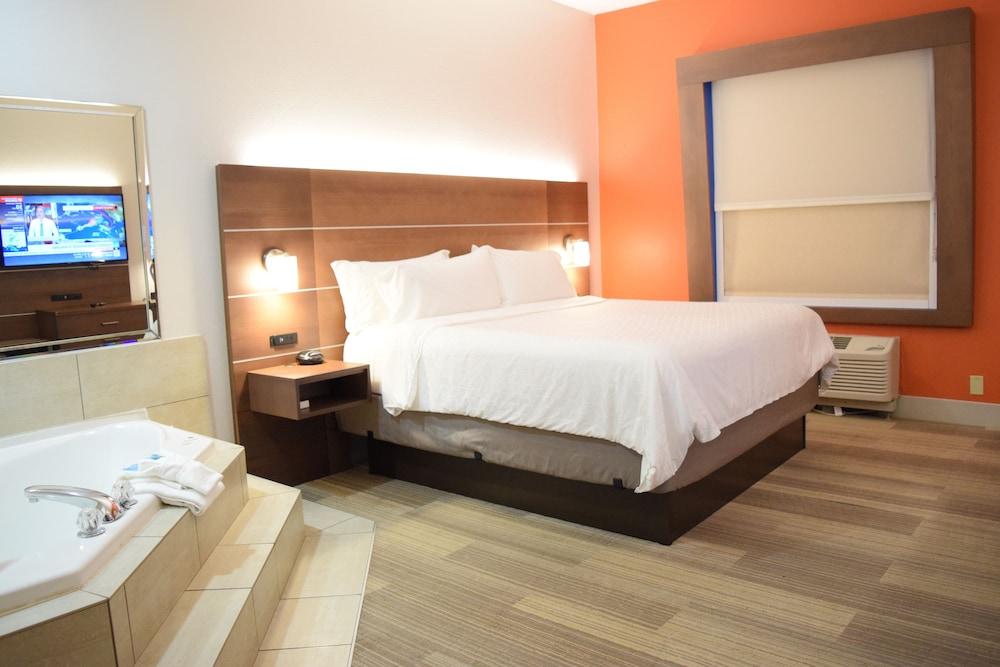 Holiday Inn Express Hotel & Suites West I 10 by IHG photo 15