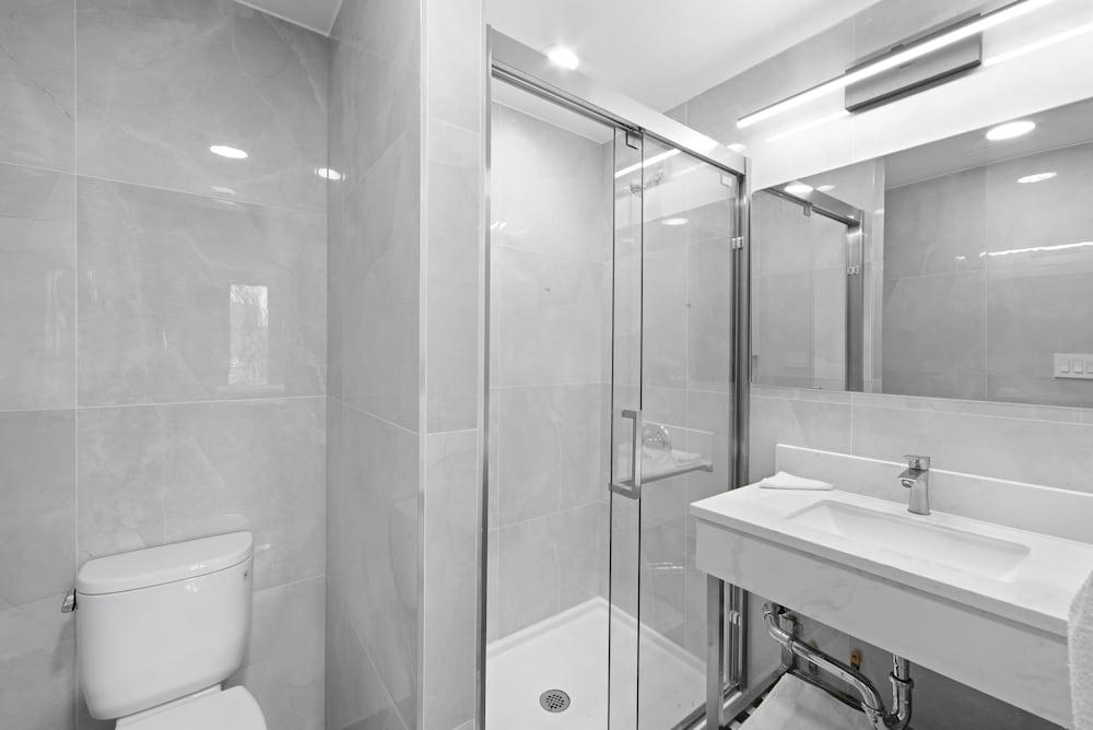 Hotel 365 Bronx photo 10