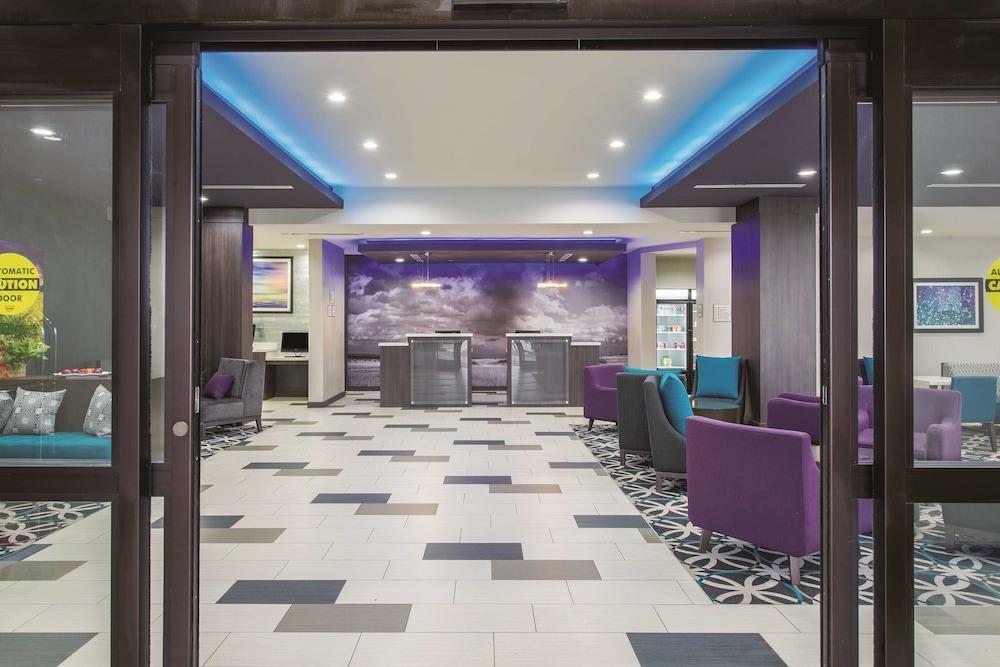 La Quinta Inn & Suites by Wyndham Enid photo 2