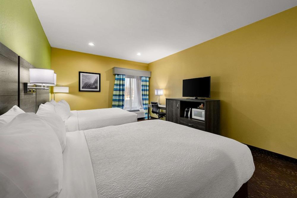 Quality Inn Warrensburg photo 16