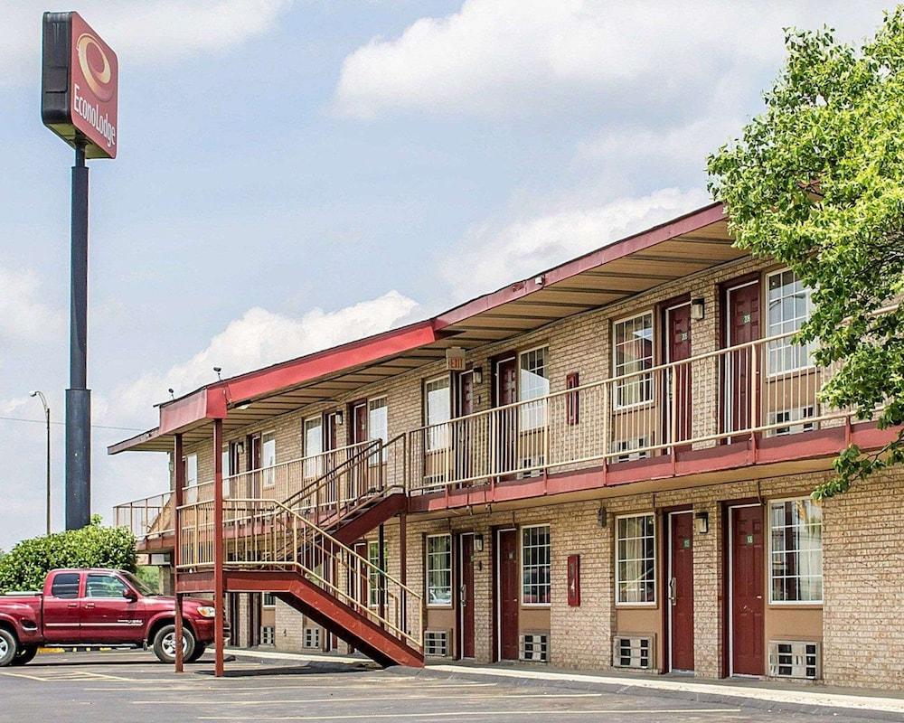 Econo Lodge Columbus West photo 30