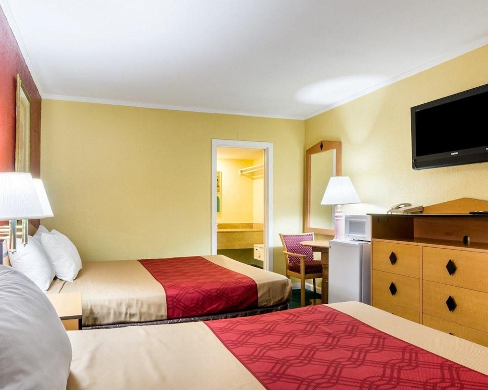 Meadow Acres Inn photo 24