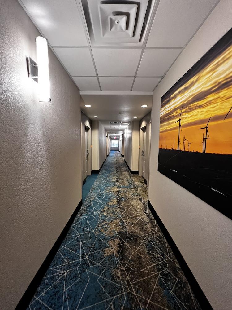 La Quinta Inn & Suites by Wyndham Big Spring photo 8