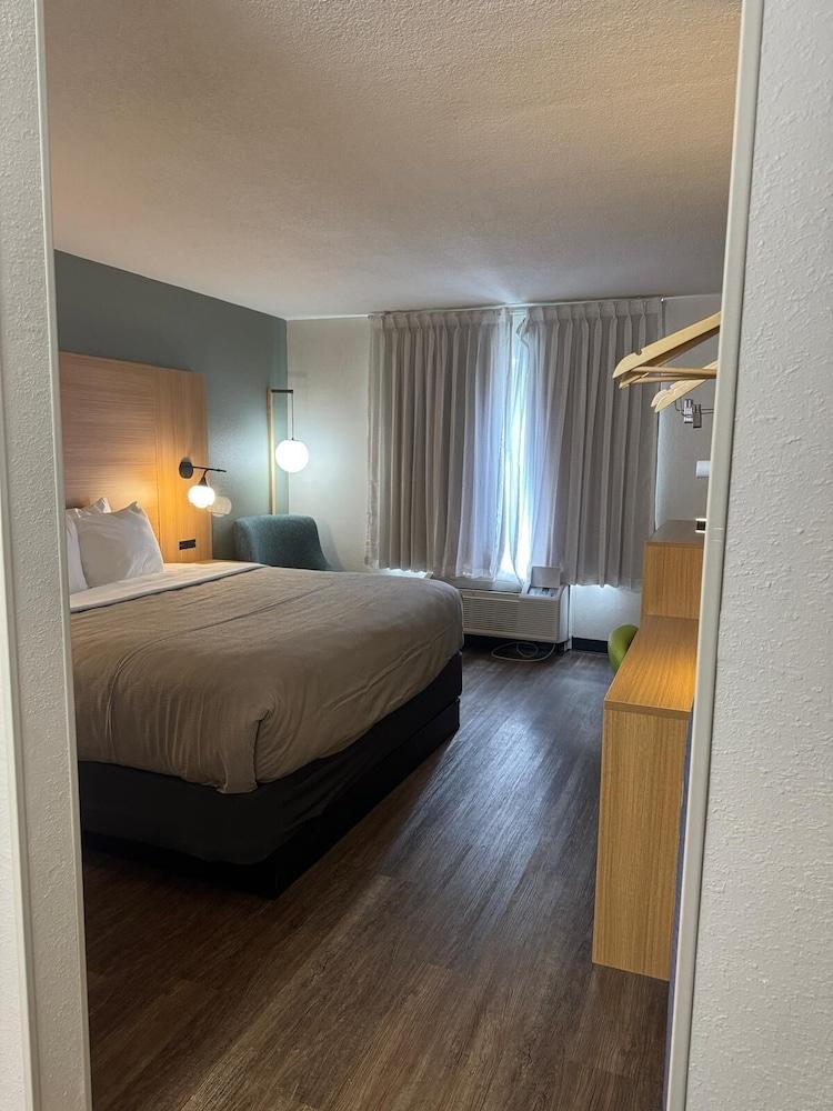 Quality Inn Orlando Near International Drive photo 21
