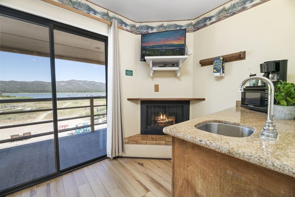 Big Bear Lakefront Lodge photo 49