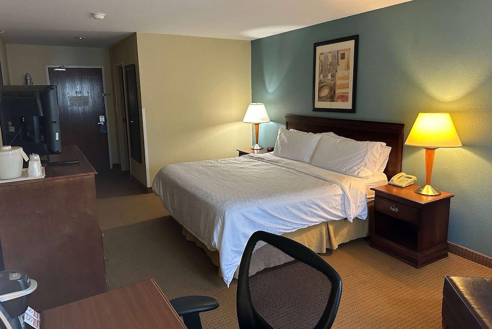 Wingate by Wyndham Newell photo 24