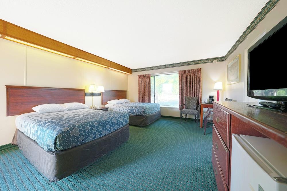 Broadway Inn photo 7