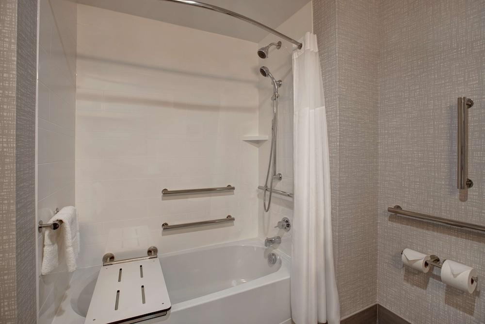 Hampton Inn & Suites Deptford photo 5