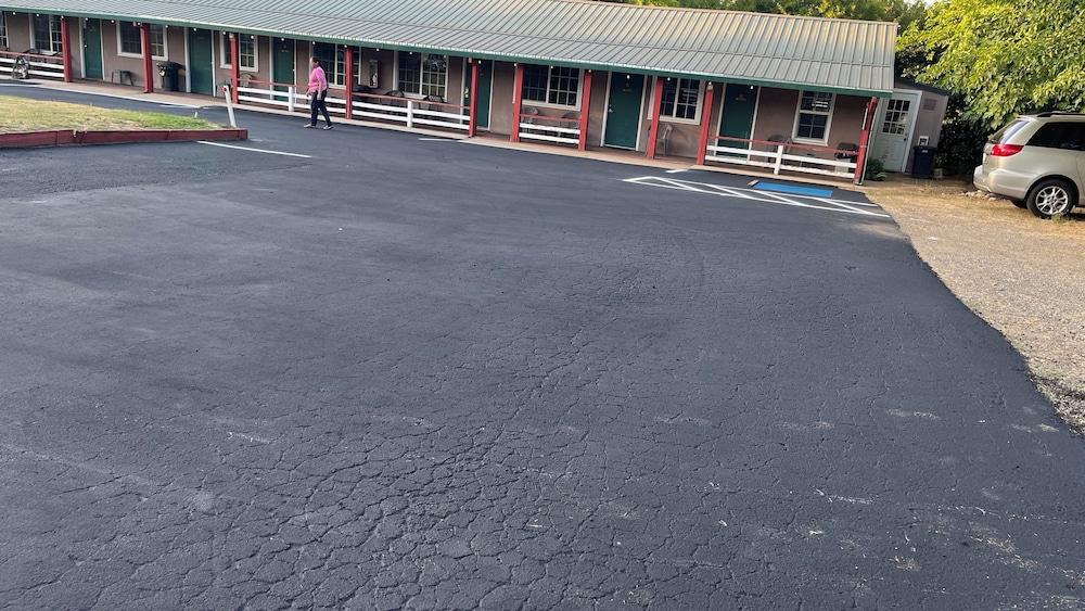 Jumping Frog Motel photo 3