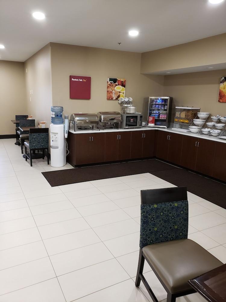 Comfort Suites Sioux Falls Mall District photo 11