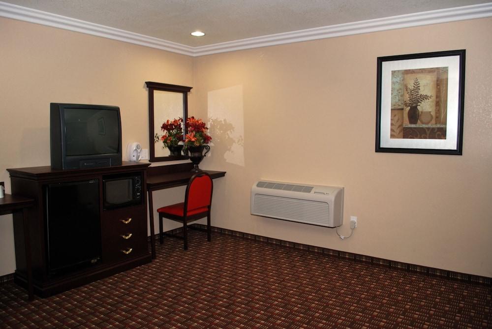 Budget Inn Anaheim photo 14